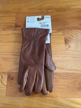 isotoner Caramel Brown Leather Gloves